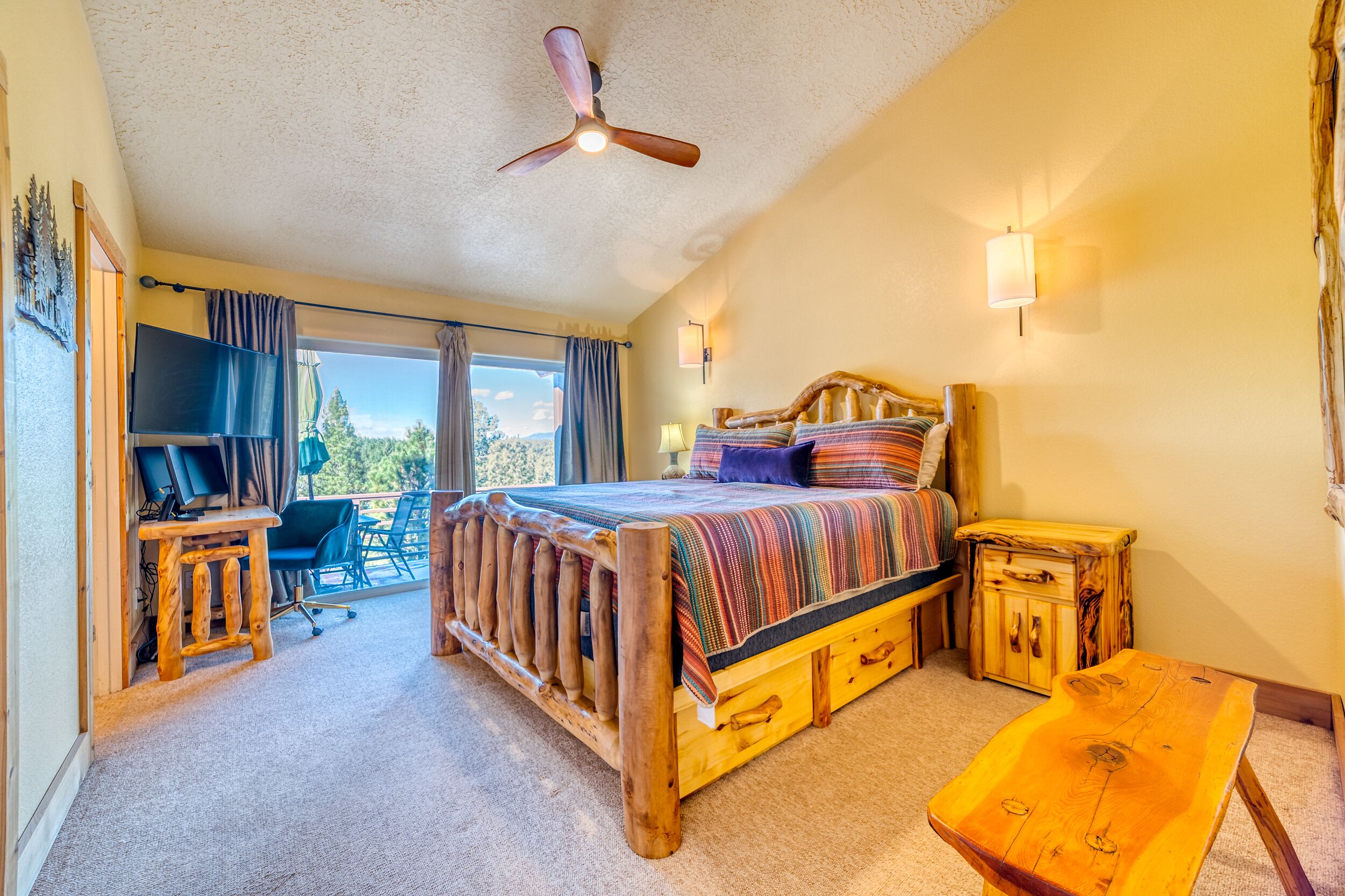 3 bedrooms, desk, iron/ironing board, free WiFi