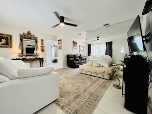 3 bedrooms, in-room safe, iron/ironing board, WiFi
