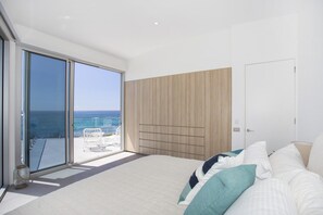 3 bedrooms, iron/ironing board, WiFi, bed sheets - Bawley Point Beach Front (Bawley Point)