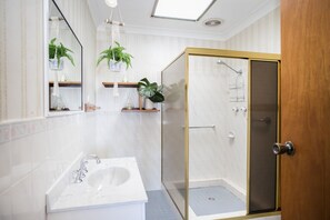 Shower - Surfside at Kioloa NSW (Kioloa)