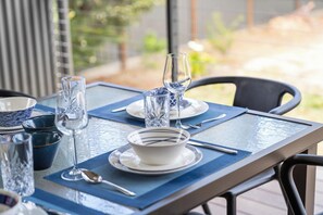 Dining - Coastal Retreat - Modern beach house at Murramarang South Coast Walk. (Kioloa)