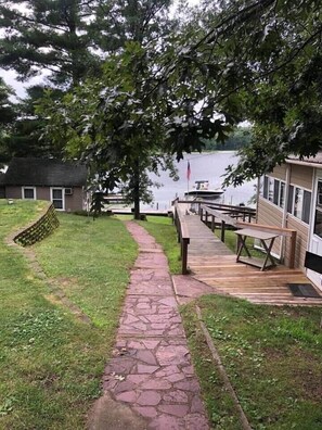 Outdoor dining - A little slice of HEAVEN!!!  CHETEK CHAIN OF LAKES!! (New Auburn)