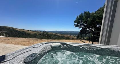 Vineyard Views | King Bed | Dog Friendly | Hot Tub