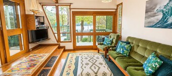 Cottage On The Lake
