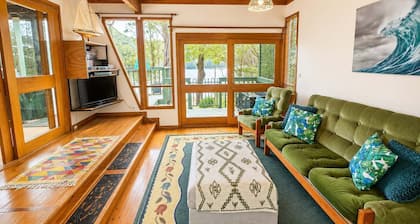 Cottage On The Lake