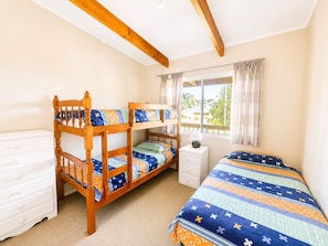 3 Schlafzimmer, Bügeleisen/Bügelbrett