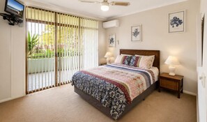 2 bedrooms, iron/ironing board, WiFi, bed sheets