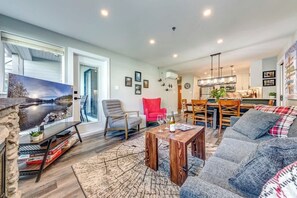 Smart TV y chimenea 