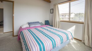 2 Schlafzimmer, Bügeleisen/Bügelbrett