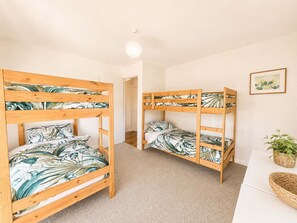 4 Schlafzimmer, Bügeleisen/Bügelbrett, WLAN