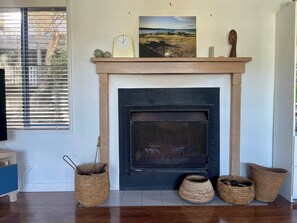 Interior - The Bawley Hideaway - Modern Bawley Point hideaway near beach (Bawley Point)
