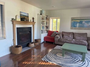 TV, fireplace - The Bawley Hideaway - Modern Bawley Point hideaway near beach (Bawley Point)