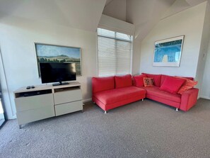 TV, fireplace - The Bawley Hideaway - Modern Bawley Point hideaway near beach (Bawley Point)