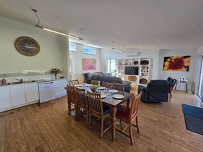 Dining - Tallwoods Beach House (Mollymook)