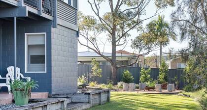 Retro Beach House at Mollymook