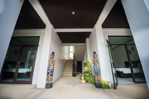 Living area - Monaburi Boutique Resort (Rawai)