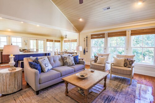 3 Min Walk to Beach! Serene Retreat w/ Heatable Private Pool, Ping Pong Table, Multiple Decks & Dens