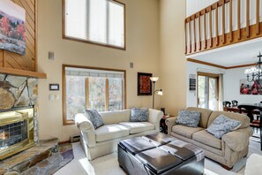 TV, fireplace - < 1/2 Mi to Sugar Mtn Resort! Family Retreat (Sugar Mountain)