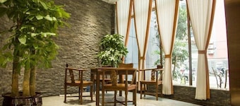Greentree Eastern Anshun Town Huangguoshu Avenue Jinhui Xindu Hotel