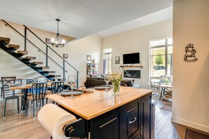 Interior - Steps to Conquest Ski Lift: Granby Home w/ Grill (Granby)