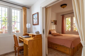 1 bedroom, iron/ironing board, free WiFi