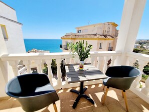 Property grounds - Great Townhouse 400m from the Beach with Sea View, Wi-Fi and Air Conditioning (Benalmádena)
