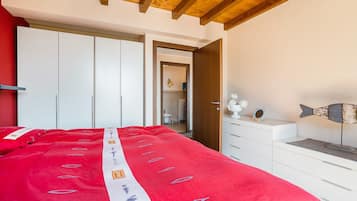 3 quartos, ferros/tĂĄbuas de passar roupa, Wi-Fi de cortesia