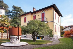 Exterior - Apartment "Casa Corten Mountain Lago Maggiore" with Mountain View, Lake View & Garden (Leveno-Mombello)
