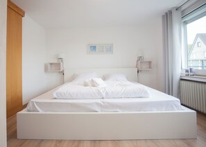4 Schlafzimmer, Reisekinderbett, WLAN