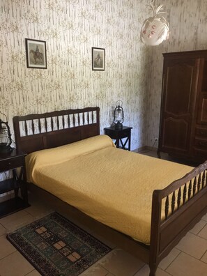 3 chambres, fer et planche à repasser, Wi-Fi gratuit