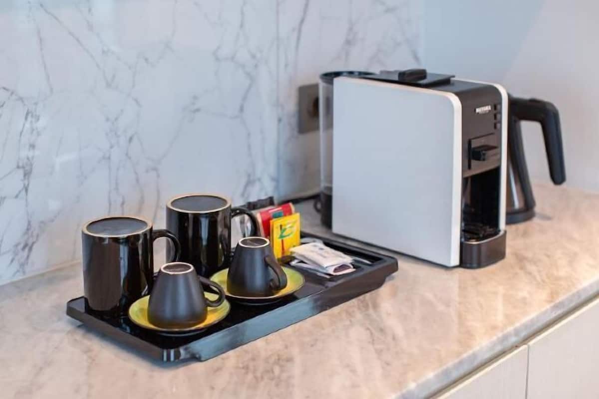 Kaffe og/eller kaffemaskine