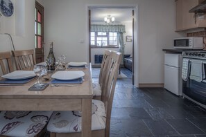 Fridge, microwave, oven, stovetop - Lilac Cottage - 1 Bed Cottage - Amroth (Narberth)