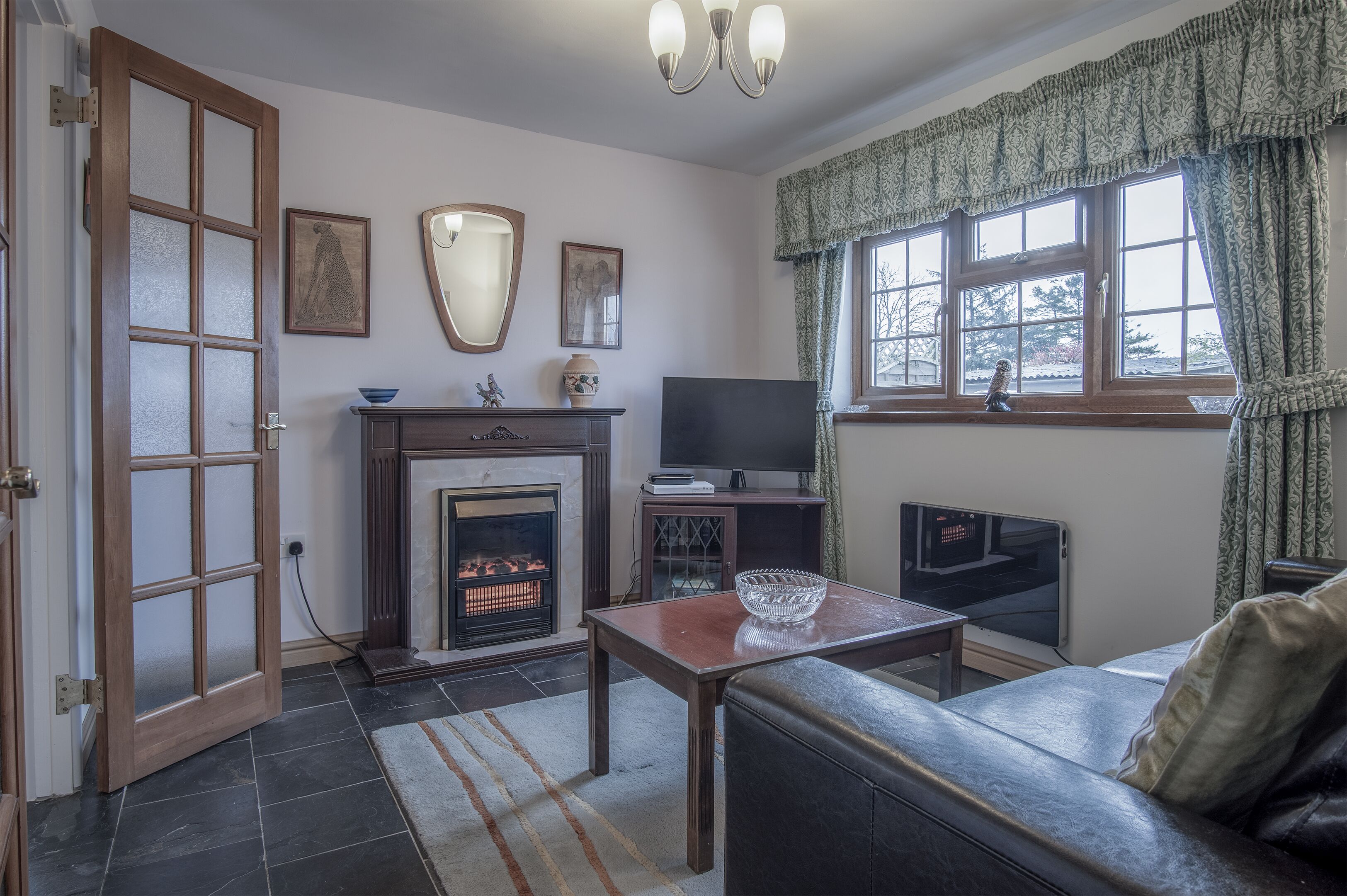 Κατάλυμα σε Αγροικία (1 Bedroom) | Περιοχή καθιστικού | Τηλεόραση με επίπεδη οθόνη 32 ιντσών με καλωδιακά κανάλια, τηλεοράσεις