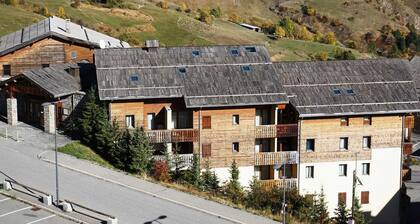 Duplex for 8, 60mÂČ, near slopes and shops, pet-friendly, parking, ski storage