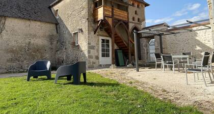 Cozy Countryside Gite with Private Garden Near Loire Castles