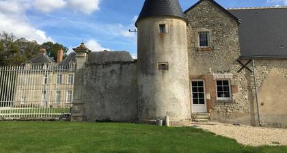 Cozy Countryside Gite with Private Garden Near Loire Castles