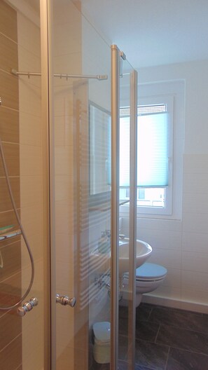 Dusche, Seife, Toilettenpapier