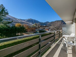 Outdoor dining - Ski-in/ski-out, 2 bedrooms, south balcony, parking, 6 pers (La Clusaz)