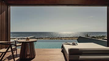 Infinity-Pool, Liegestühle