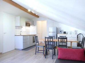 Refrigerador, microondas, horno y lavavajillas 