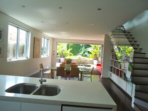 Interior - Modern family house walk to beach (Clovelly)
