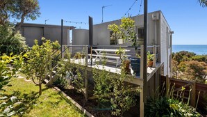 Outdoor dining - Nautica Breath Taking Ocean Views Beachfront (Lorne)