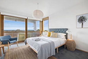 4 habitaciones, tabla de planchar con plancha, wifi y ropa de cama 