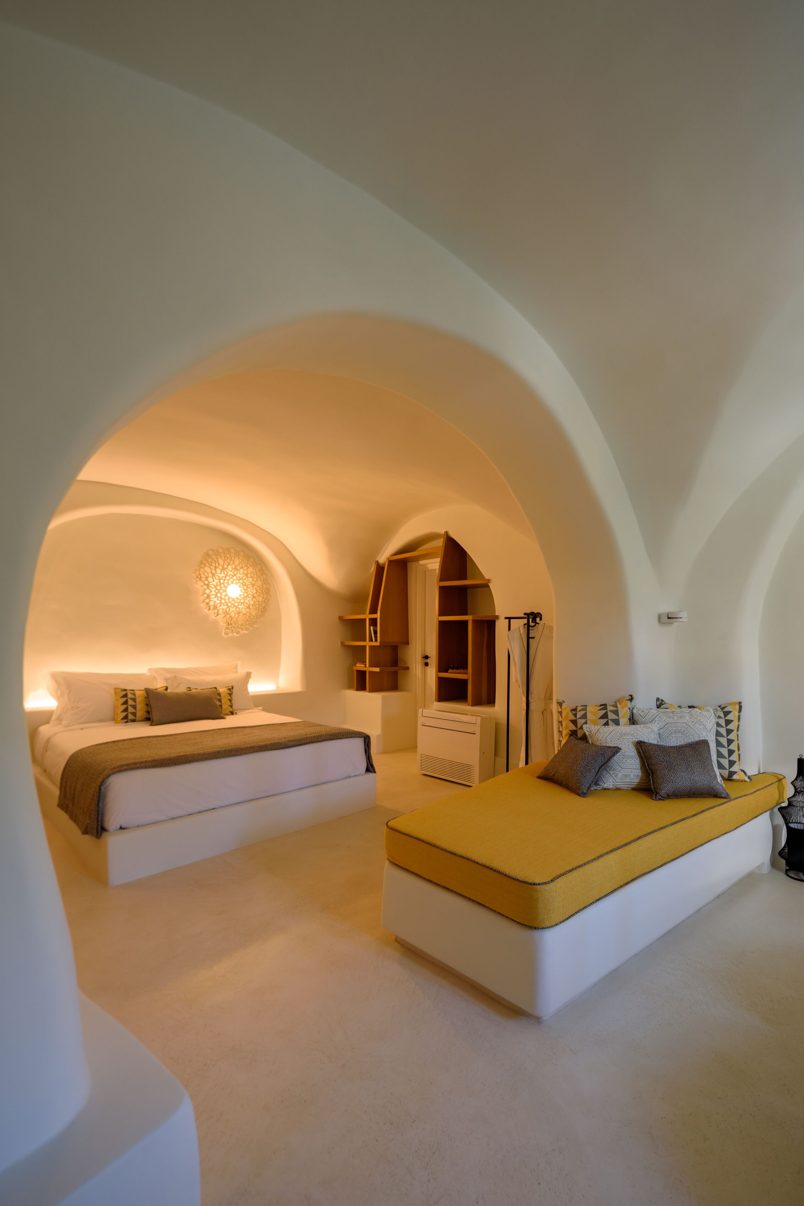2 habitaciones, tabla de planchar con plancha y cuna de viaje 