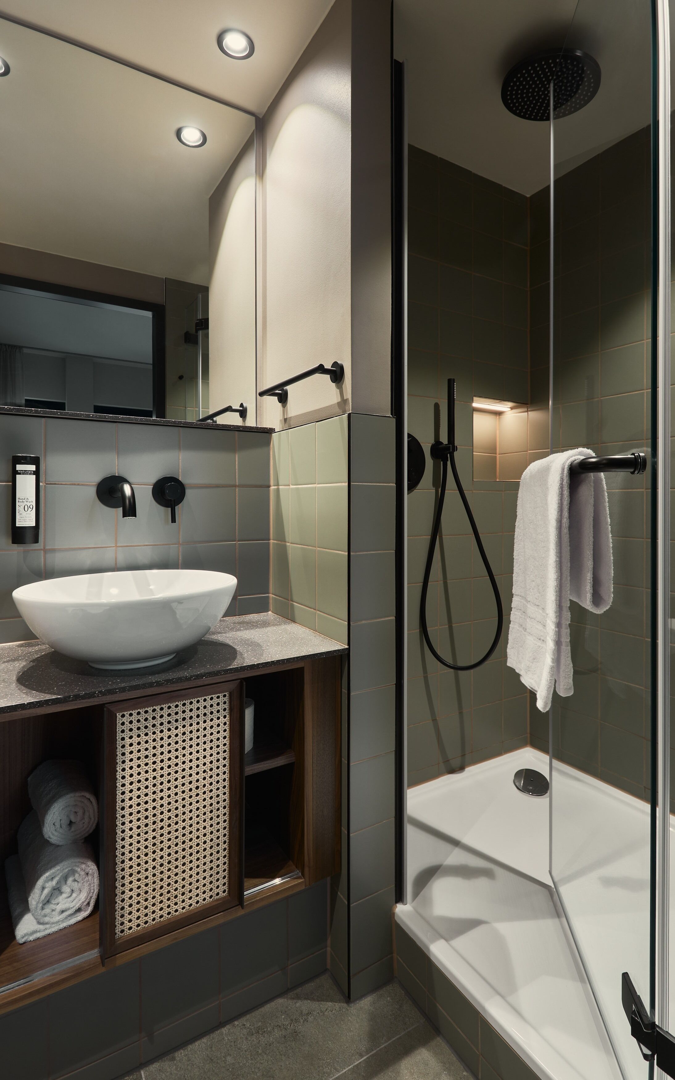 urban cocoon twin | bathroom | free toiletries, hair dryer, towels, soap