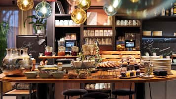 Tägliches Frühstücksbuffet gegen Gebühr