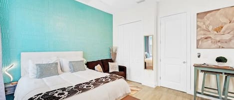 In-room safe, iron/ironing board, WiFi, bed sheets