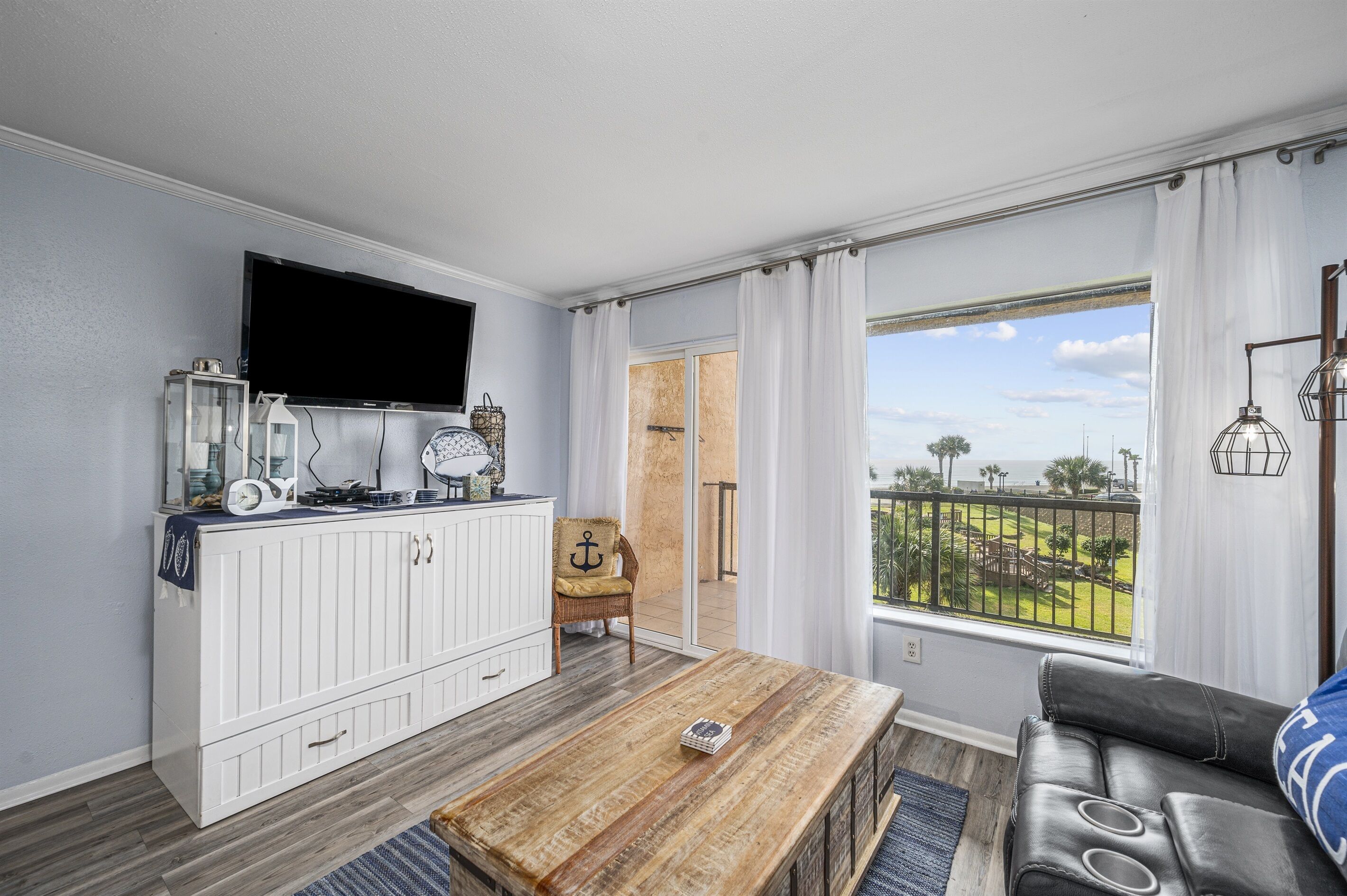Amazing! Sunset and Ocean views, 2 recliners!