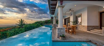 Luxury Kona Mansion: Infinity Pool & Epic Views