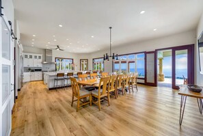 Dining - Luxury Kona Mansion: Infinity Pool & Epic Views (Kailua-Kona)